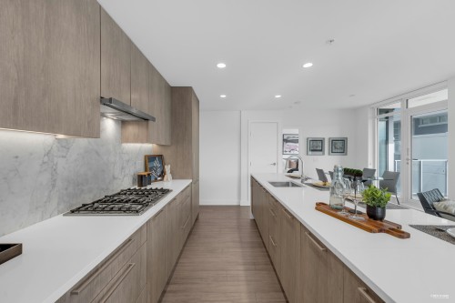 301-6398 Silver Avenue, Burnaby, BC 