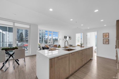 301-6398 Silver Avenue, Burnaby, BC 