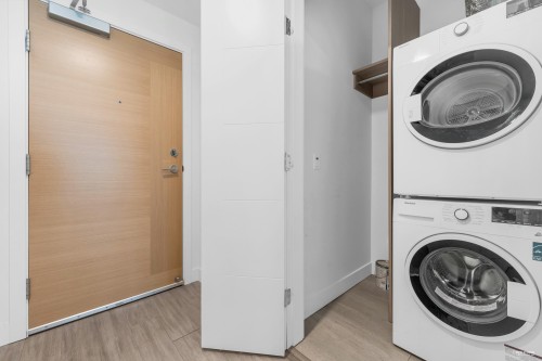 301-6398 Silver Avenue, Burnaby, BC 