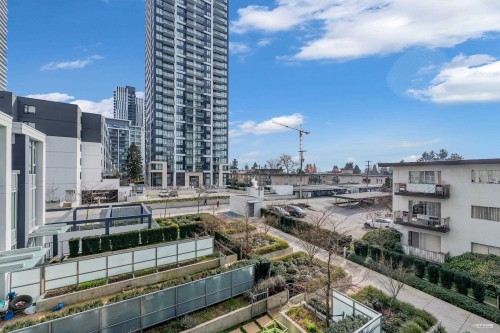 301-6398 Silver Avenue, Burnaby, BC 