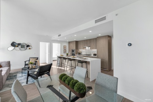 301-6398 Silver Avenue, Burnaby, BC 