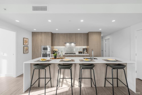 301-6398 Silver Avenue, Burnaby, BC 