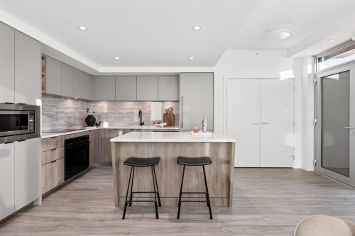 112-755 Harbourside Drive, North Vancouver, BC 