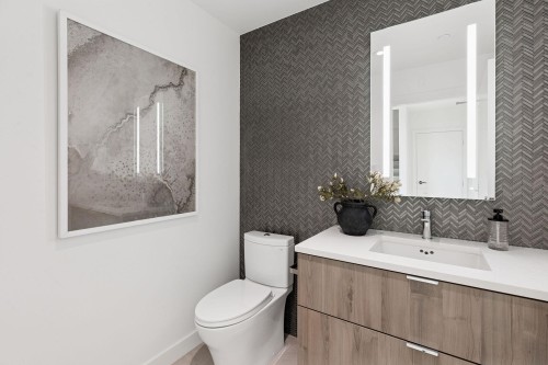 112-755 Harbourside Drive, North Vancouver, BC 