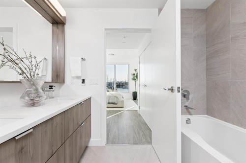 112-755 Harbourside Drive, North Vancouver, BC 