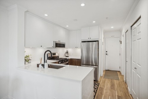 305-688 16Th Avenue E, Vancouver, BC 