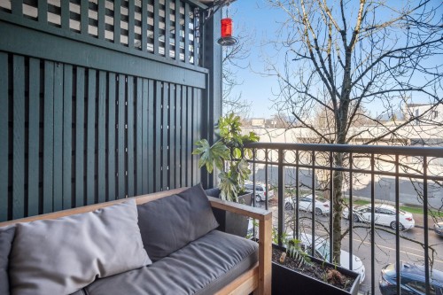 305-688 16Th Avenue E, Vancouver, BC 