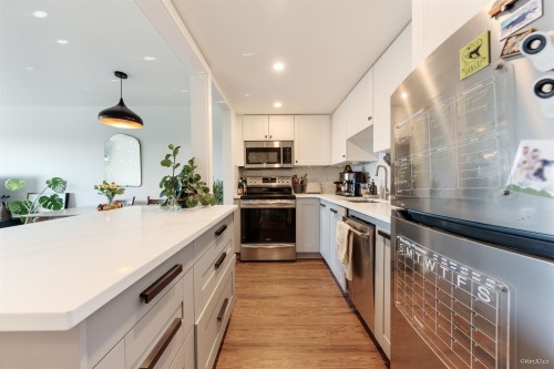 408-2215 Dundas Street, Vancouver, BC 