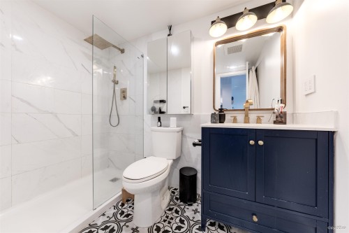 408-2215 Dundas Street, Vancouver, BC 