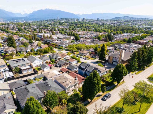 3089 1St Avenue E, Vancouver, BC 