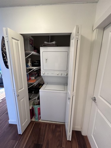 402-3082 Dayanee Springs Boulevard, Coquitlam, BC 