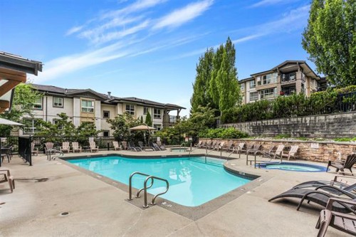 402-3082 Dayanee Springs Boulevard, Coquitlam, BC 
