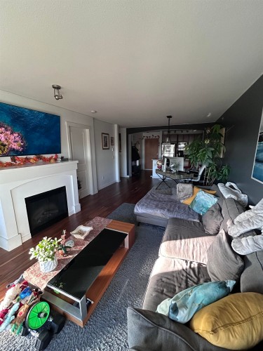 402-3082 Dayanee Springs Boulevard, Coquitlam, BC 