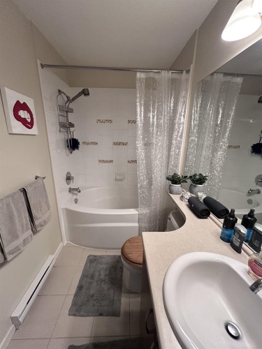 402-3082 Dayanee Springs Boulevard, Coquitlam, BC 