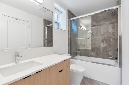 1-7750 Mayfield Street, Burnaby, BC 