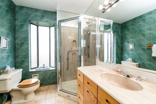 4302 Carolyn Drive, North Vancouver, BC 