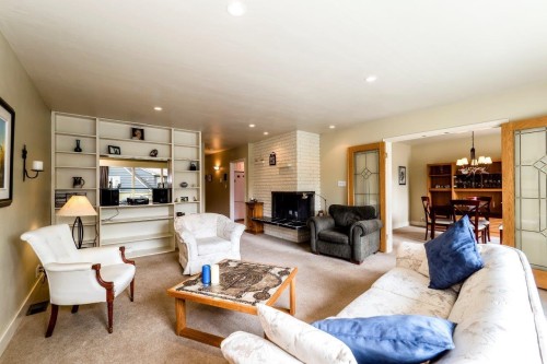 4302 Carolyn Drive, North Vancouver, BC 