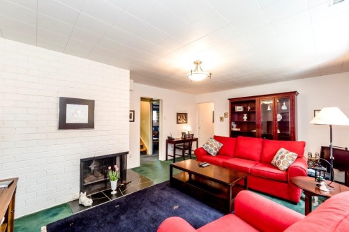 4302 Carolyn Drive, North Vancouver, BC 