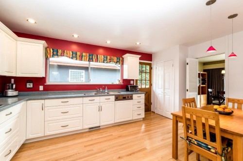 4302 Carolyn Drive, North Vancouver, BC 