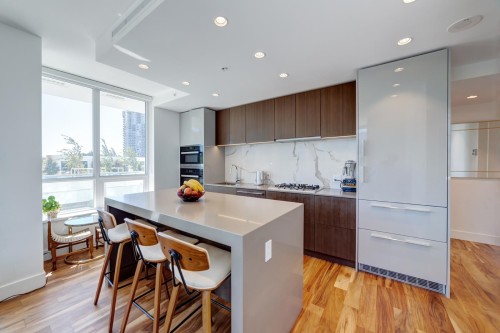 301-1675 Lions Gate Lane, North Vancouver, BC 