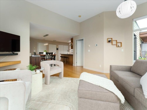 402-3732 Mt Seymour Parkway, North Vancouver, BC 