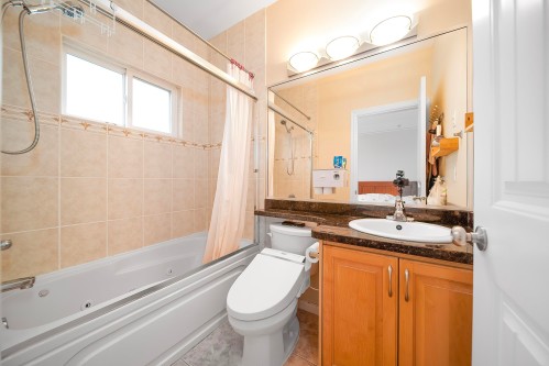 3320 43Rd Avenue E, Vancouver, BC 