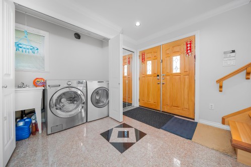 3320 43Rd Avenue E, Vancouver, BC 