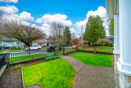 3320 43Rd Avenue E, Vancouver, BC 