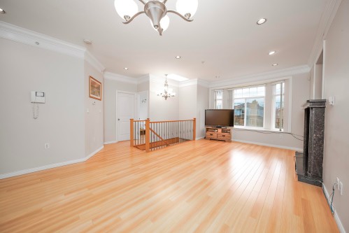 3320 43Rd Avenue E, Vancouver, BC 