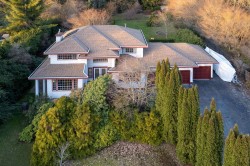 26245 124 Avenue  Maple Ridge, BC V2W 1C4