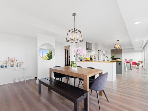 1040 Crestline Road, West Vancouver, BC 