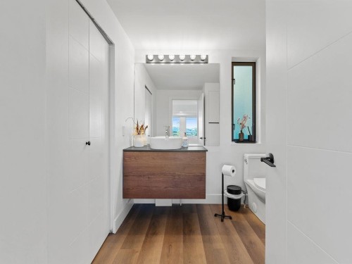 1040 Crestline Road, West Vancouver, BC 