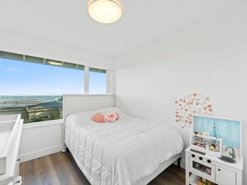 1040 Crestline Road, West Vancouver, BC 