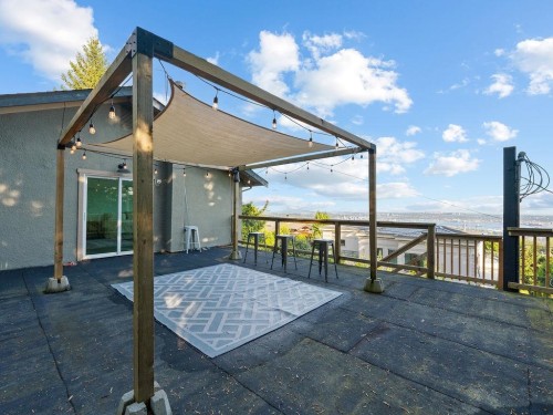 1040 Crestline Road, West Vancouver, BC 