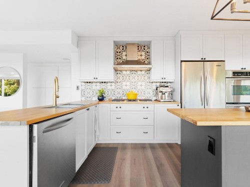 1040 Crestline Road, West Vancouver, BC 