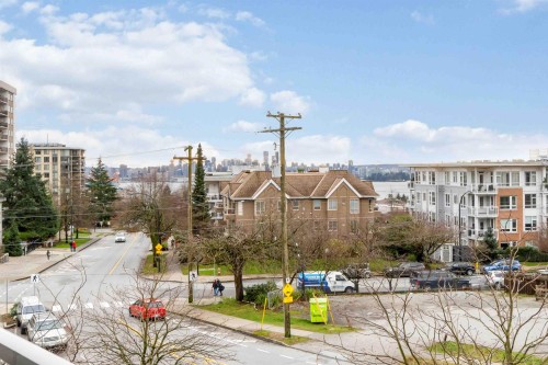 213-1288 Chesterfield Avenue, North Vancouver, BC 