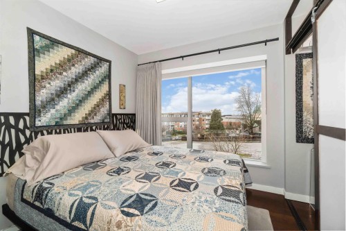 213-1288 Chesterfield Avenue, North Vancouver, BC 