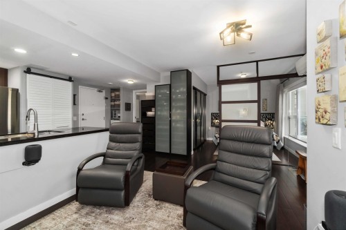 213-1288 Chesterfield Avenue, North Vancouver, BC 