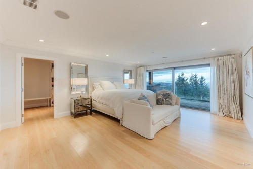 1020 Eyremount Drive, West Vancouver, BC 