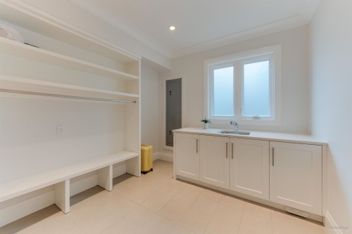 1020 Eyremount Drive, West Vancouver, BC 