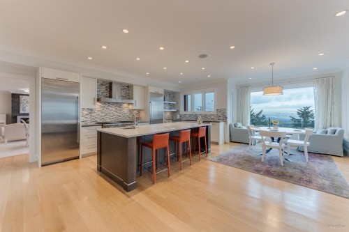 1020 Eyremount Drive, West Vancouver, BC 