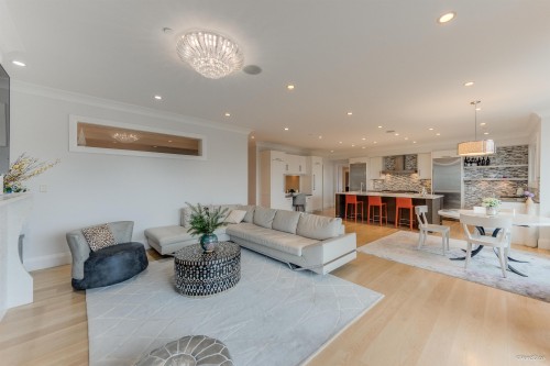 1020 Eyremount Drive, West Vancouver, BC 