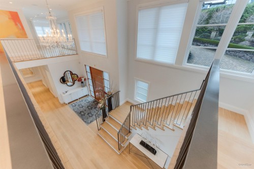 1020 Eyremount Drive, West Vancouver, BC 