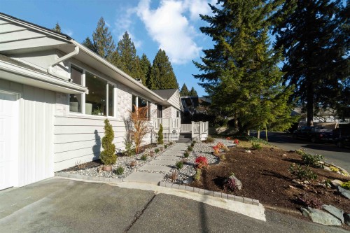 3837 Sunnycrest Drive, North Vancouver, BC 