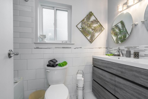 11956 214 Street, Maple Ridge, BC 