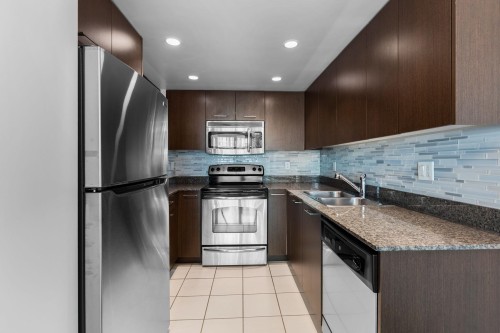 706-1212 Howe Street, Vancouver, BC 