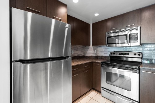 706-1212 Howe Street, Vancouver, BC 