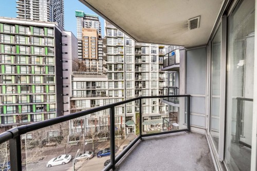 706-1212 Howe Street, Vancouver, BC 