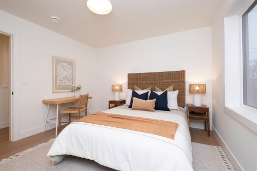 2-2667 Pender Street E, Vancouver, BC 