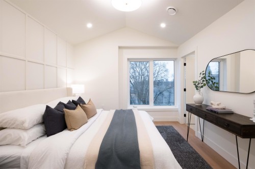 2-2667 Pender Street E, Vancouver, BC 